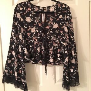 Bell sleeve blouse